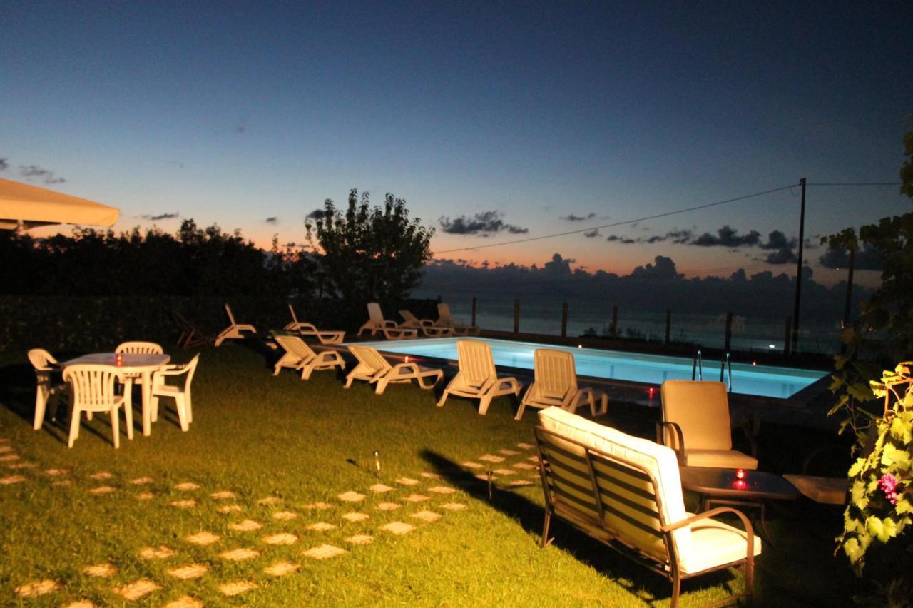Antico Casale Bed & Breakfast Gioiosa Marea Exterior photo