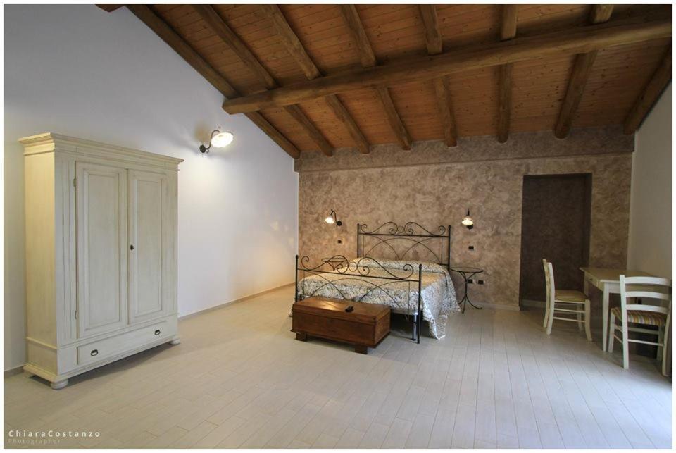 Antico Casale Bed & Breakfast Gioiosa Marea Exterior photo